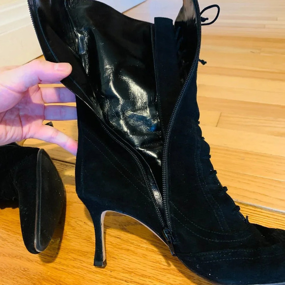 MANOLO BLAHNIK Black Suede Low Heel Boots EUR 39.5 $1695 - Picture 5 of 16